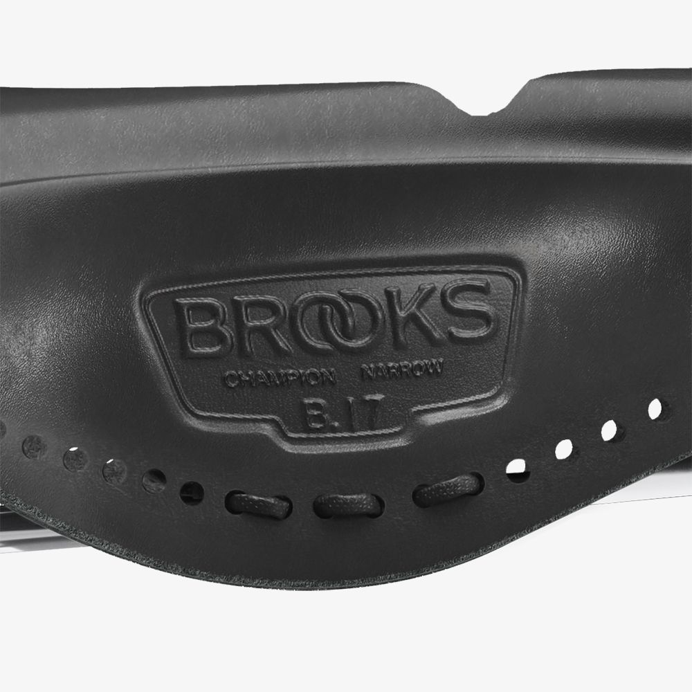 B17 Narrow Carved