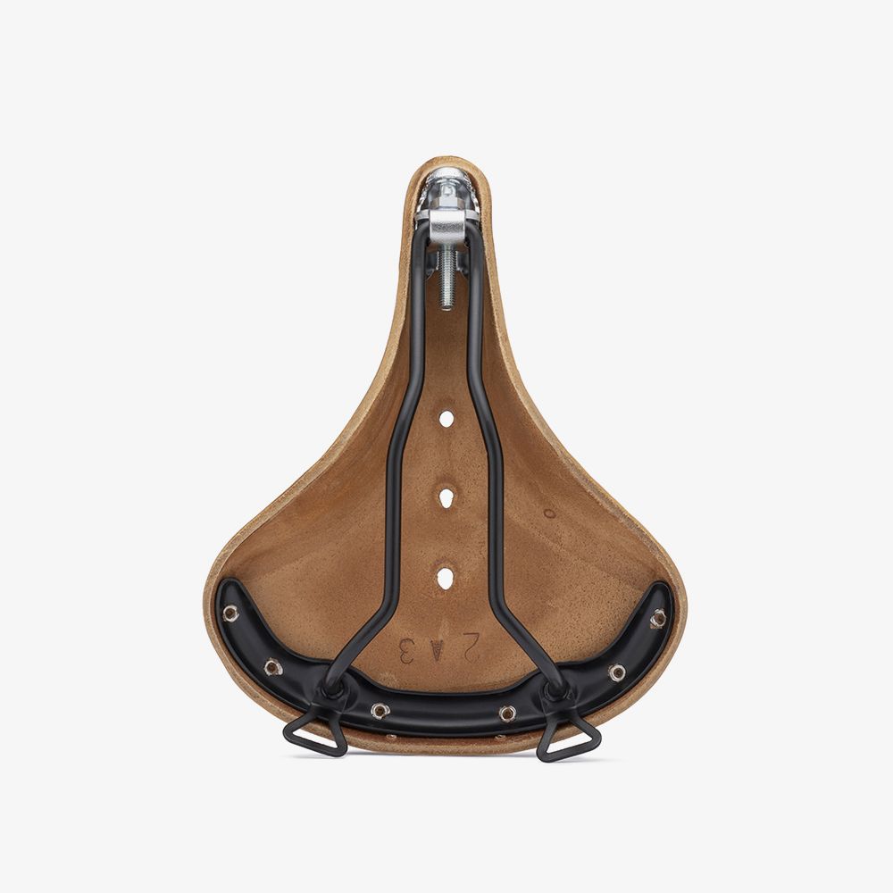 b68_honey_leather_saddle_bottom